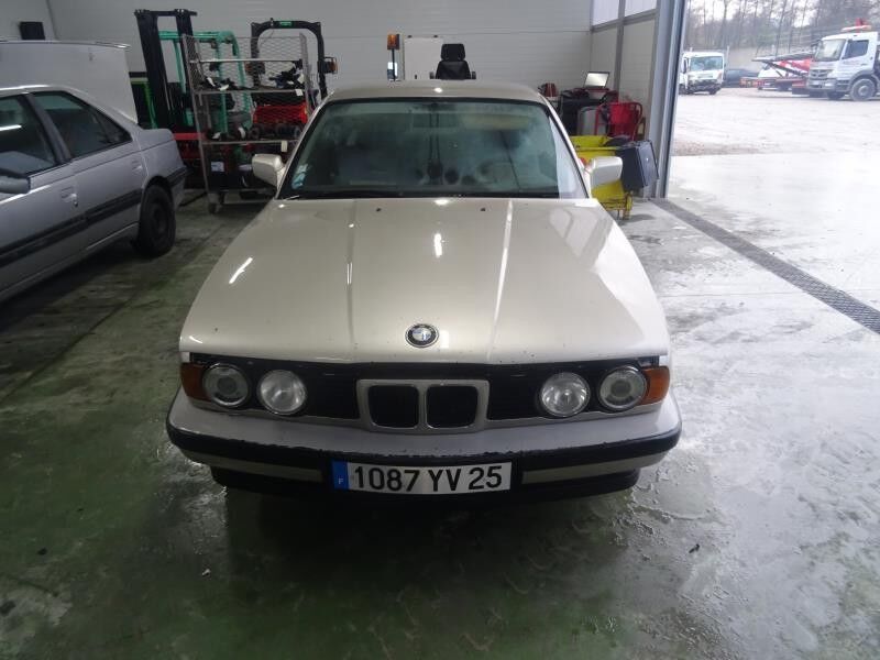 Pare choc arriere pour BMW SERIE 5 (E34)